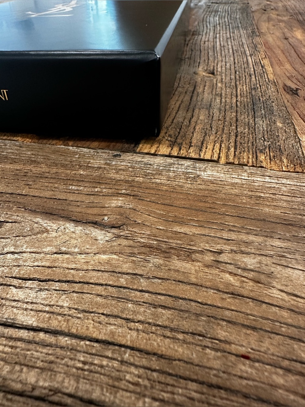 Yves Saint Laurent Black and Gold Beauté Presentation Box - Picture 9 of 11